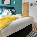 New: Bright & Stylish Perfect Studio For 2